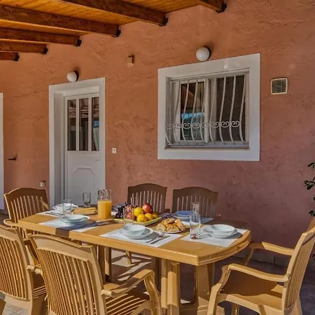 Casa vacanze Alice Happy Place 1 , Only 5 Minutes From The Shipwreck!!! *
