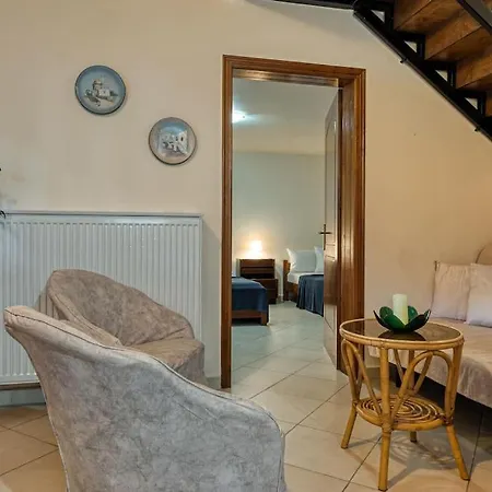 Alice Happy Place 1 , Only 5 Minutes From The Shipwreck!!!