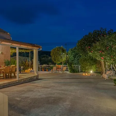 Alice Happy Place 1 , Only 5 Minutes From The Shipwreck!!! 度假居 *