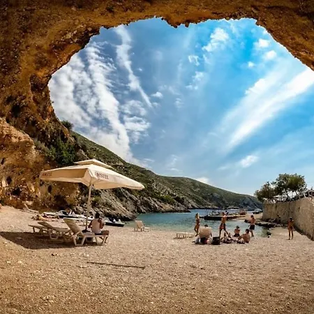 Alice Happy Place 1 , Only 5 Minutes From The Shipwreck!!! 度假居 *