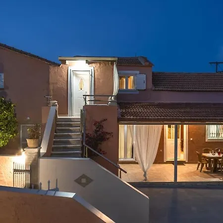 Alice Happy Place 1 , Only 5 Minutes From The Shipwreck!!! 度假居