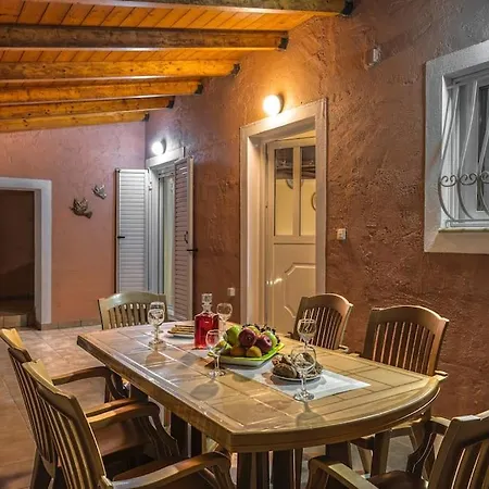 Alice Happy Place 1 , Only 5 Minutes From The Shipwreck!!! * Anafonítria