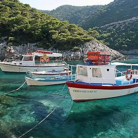 Alice Happy Place 1 , Only 5 Minutes From The Shipwreck!!!