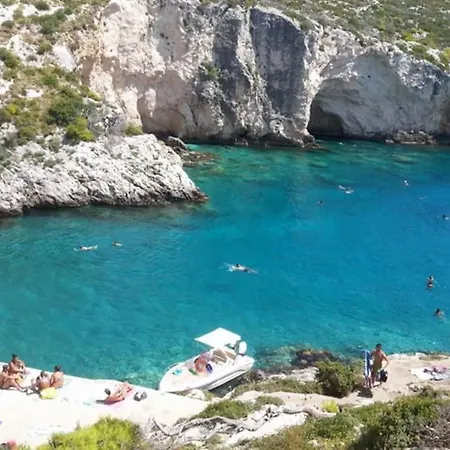 Alice Happy Place 1 , Only 5 Minutes From The Shipwreck!!!